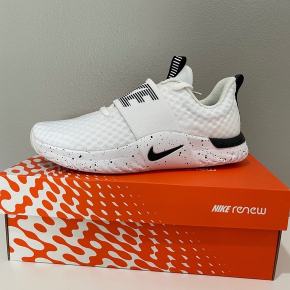 Nike Women's Running Shoes Renew TR 9 Size 7 - Picture 1 of 9